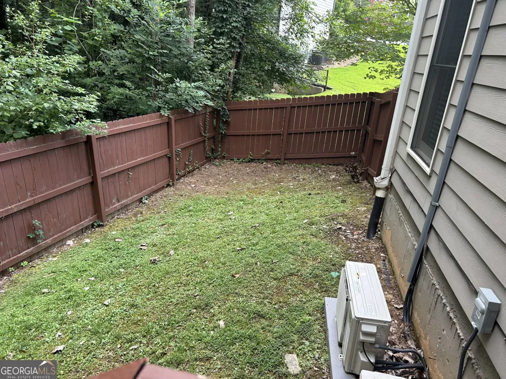 2215 COLLINS RIDGE DR Atlanta, GA 30318