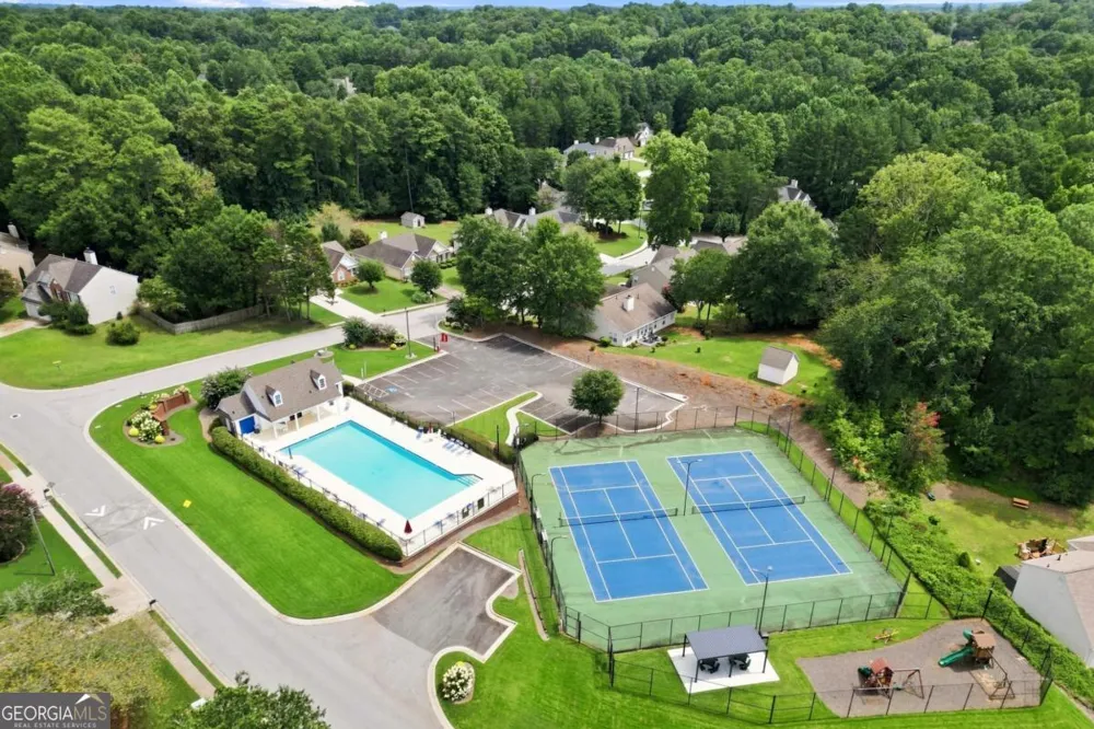 1593 Woodmore DR SW Marietta, GA 30008