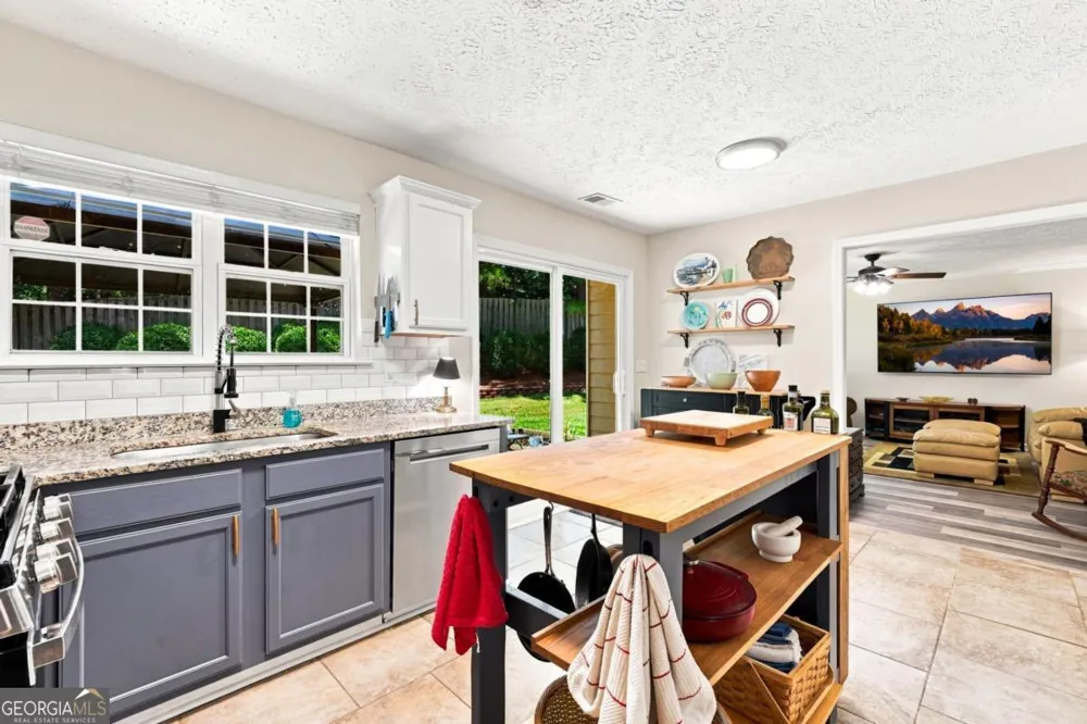 1593 Woodmore DR SW Marietta, GA 30008