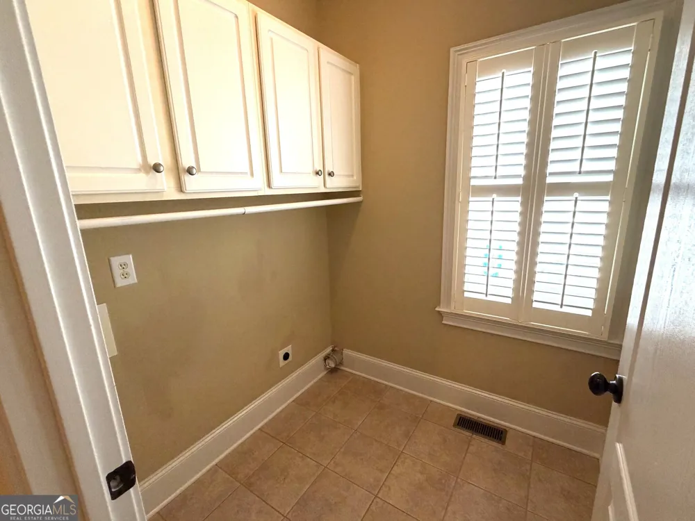 100 Kirk DR Dallas, GA 30132