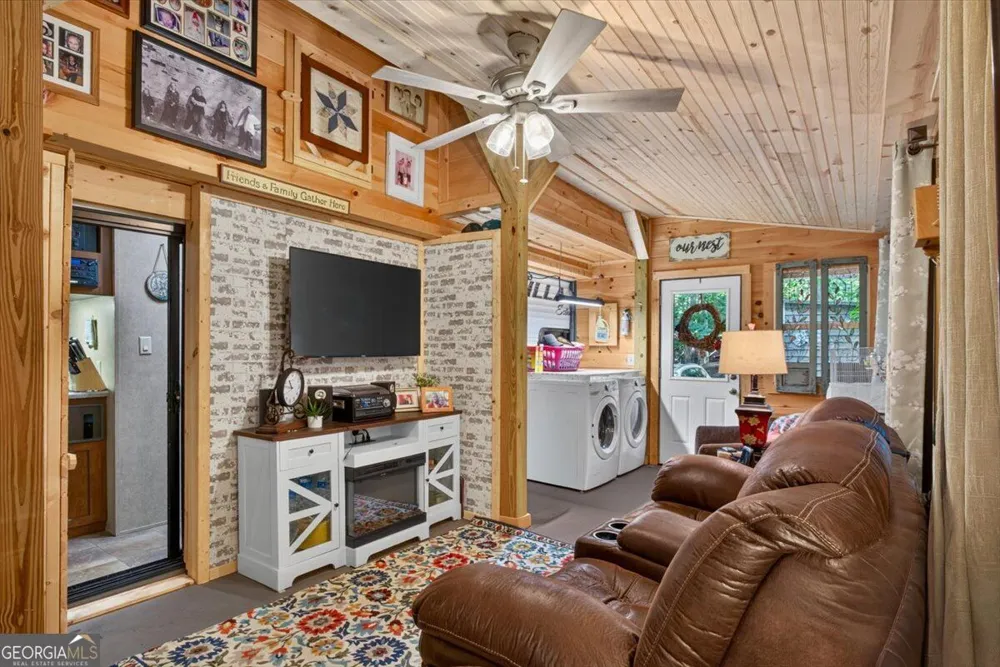 190 26th ST Ellijay, GA 30540
