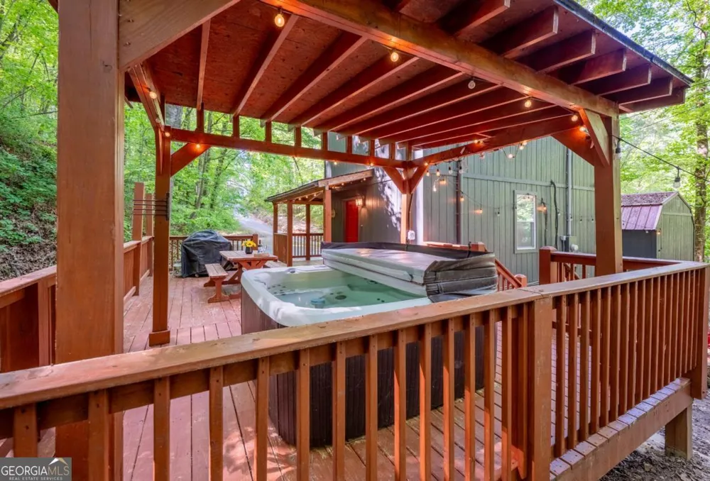 257 Pen DR Ellijay, GA 30540