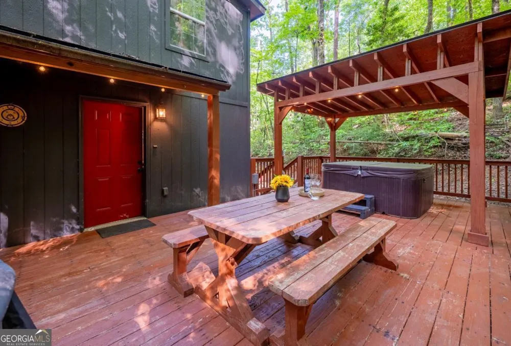 257 Pen DR Ellijay, GA 30540