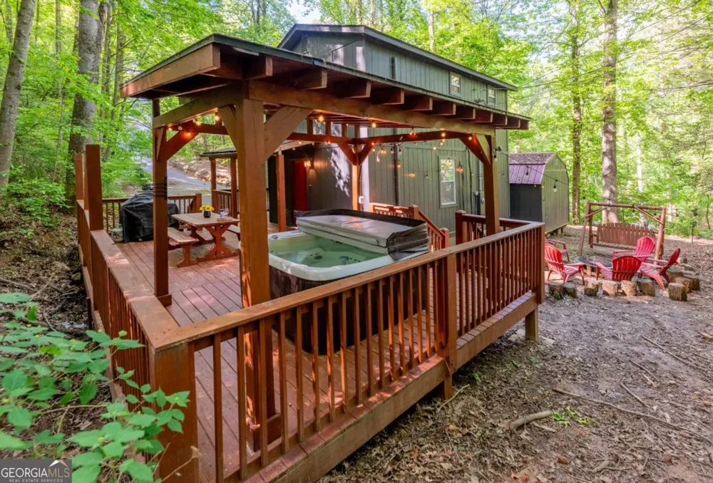 257 Pen DR Ellijay, GA 30540