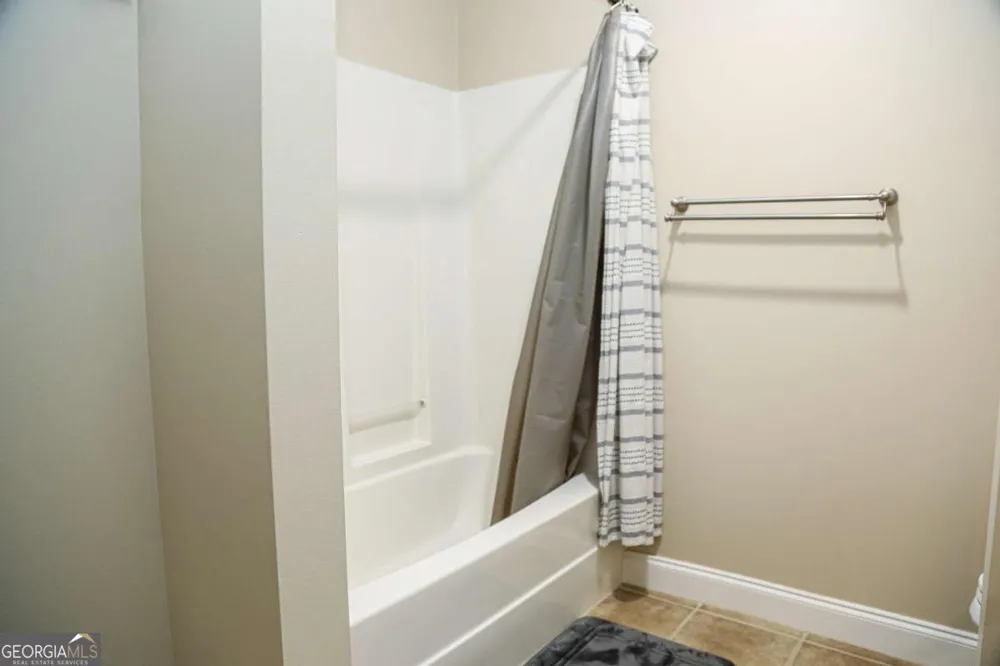 136 Wisteria DR Winder, GA 30680