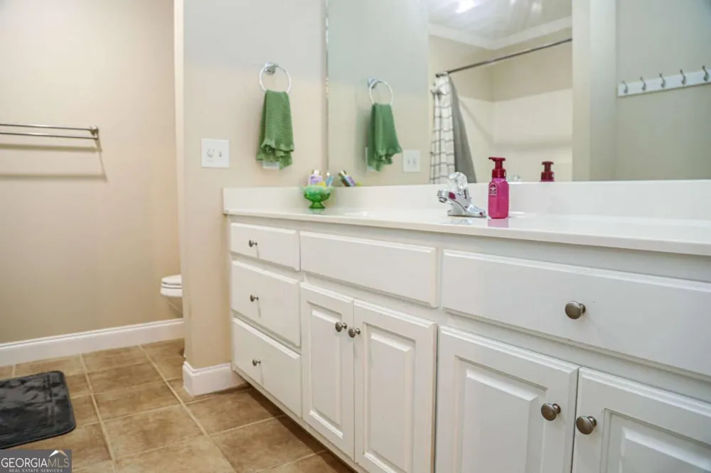 136 Wisteria DR Winder, GA 30680