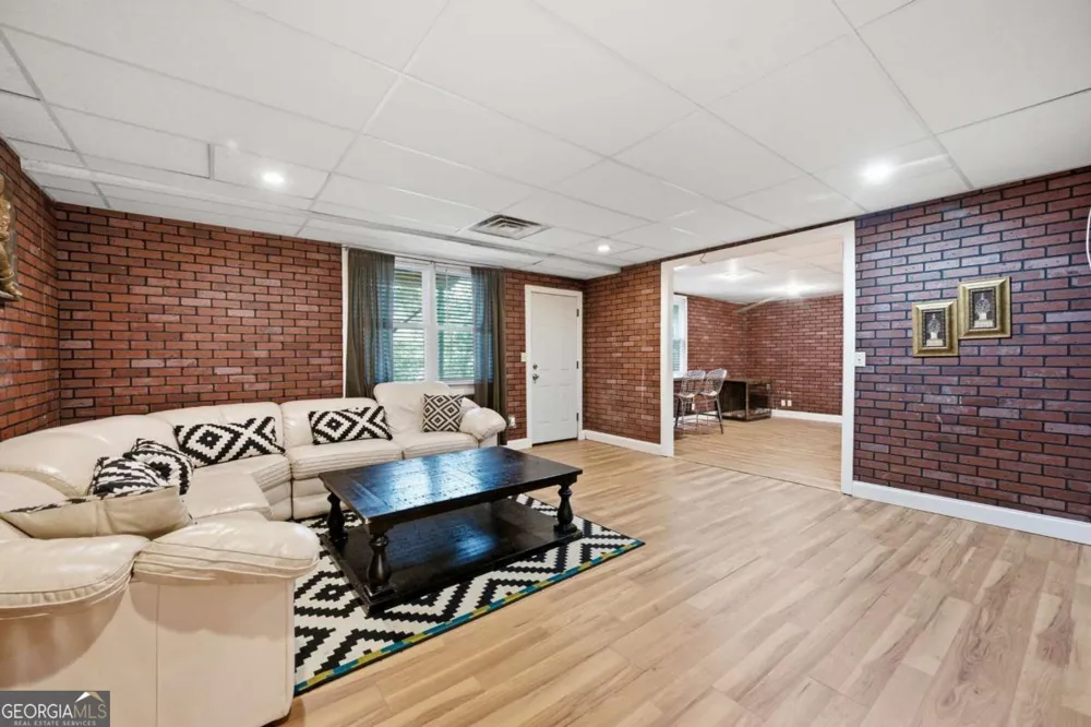 285 Merritt DR Lawrenceville, GA 30044