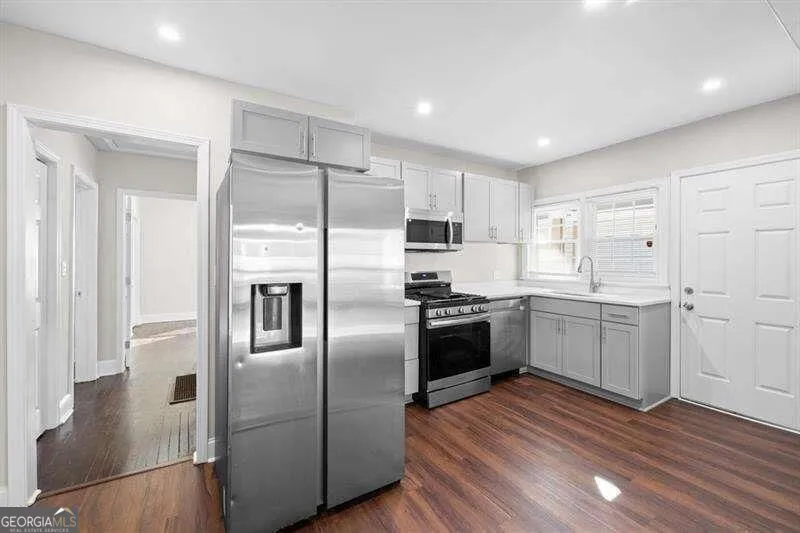 2506 Maple ST East Point, GA 30344