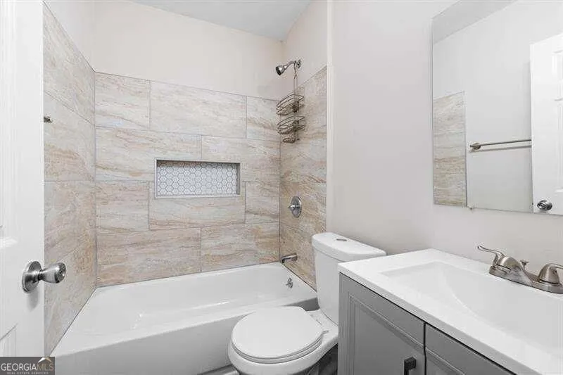 2506 Maple ST East Point, GA 30344