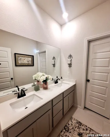 226 EAGLEVILLE DR Alvin, TX 77511