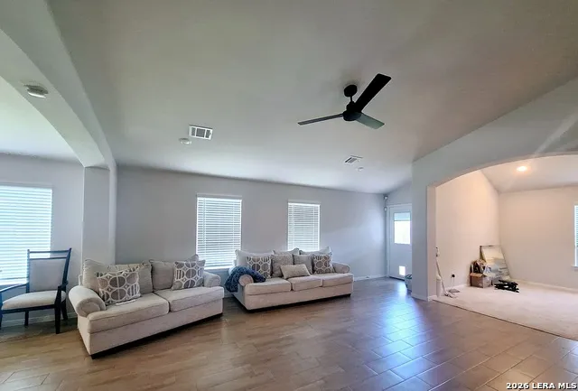 226 EAGLEVILLE DR Alvin, TX 77511