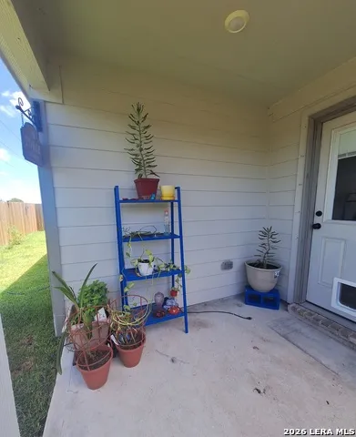 226 EAGLEVILLE DR Alvin, TX 77511