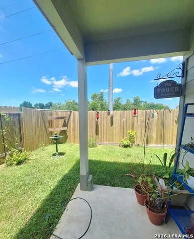 226 EAGLEVILLE DR Alvin, TX 77511