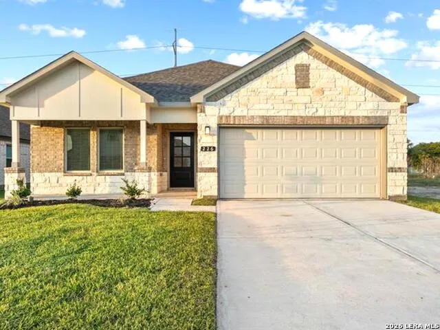 226 EAGLEVILLE DR Alvin, TX 77511