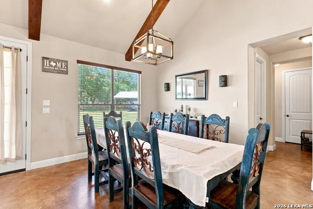 1250 County Road 304 Floresville, TX 78114