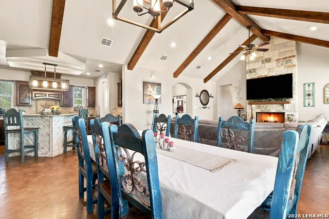 1250 County Road 304 Floresville, TX 78114