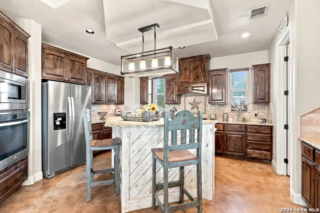 1250 County Road 304 Floresville, TX 78114