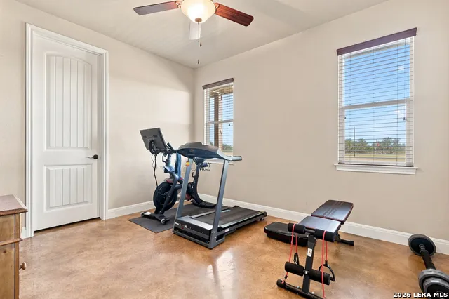 1250 County Road 304 Floresville, TX 78114