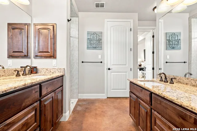1250 County Road 304 Floresville, TX 78114