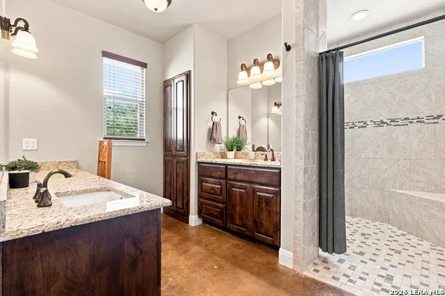 1250 County Road 304 Floresville, TX 78114