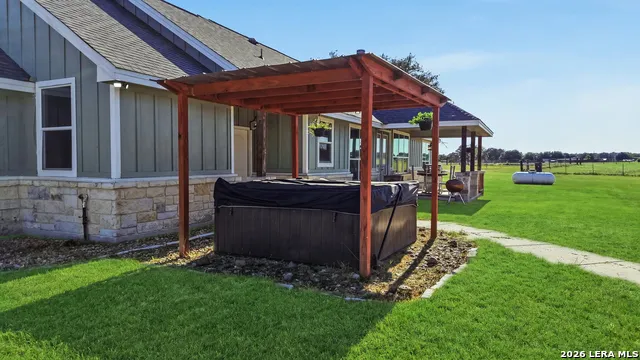 1250 County Road 304 Floresville, TX 78114