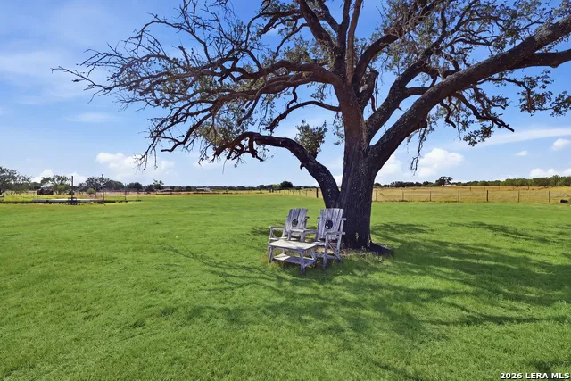 1250 County Road 304 Floresville, TX 78114