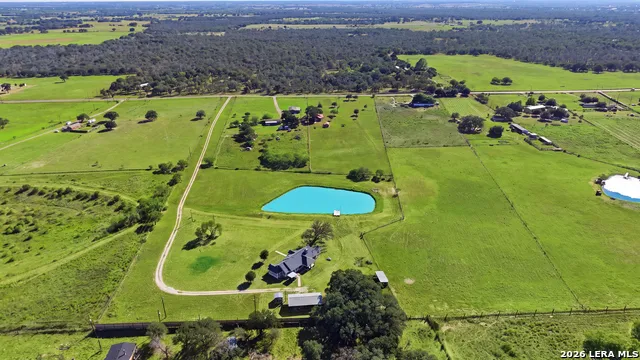 1250 County Road 304 Floresville, TX 78114