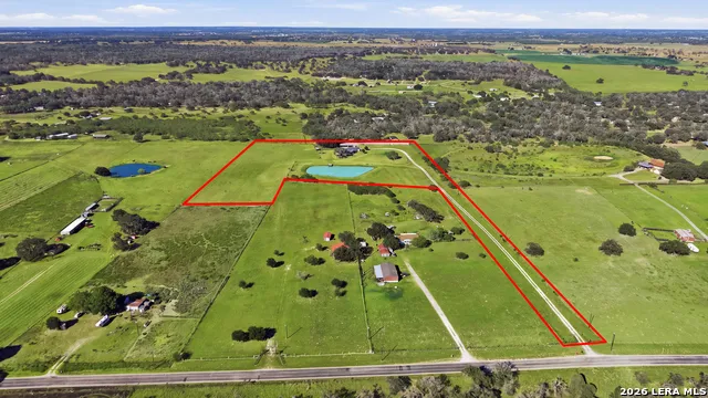1250 County Road 304 Floresville, TX 78114