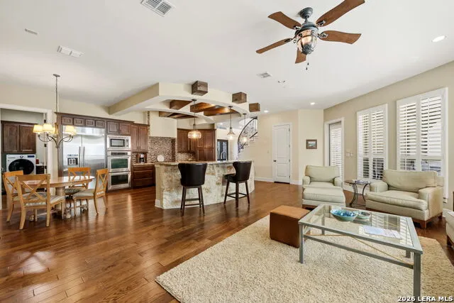 315 Candelaria Helotes, TX 78023