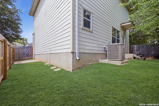 5511 Justin CV San Antonio, TX 78240