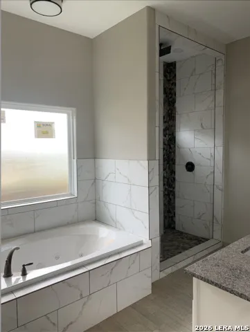 109 W Magnolia Cir La Vernia, TX 78121
