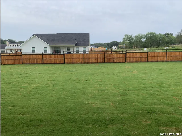 109 W Magnolia Cir La Vernia, TX 78121