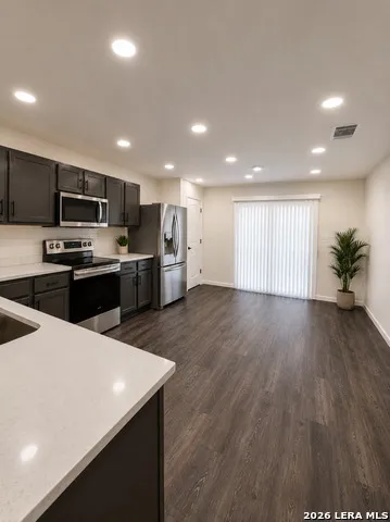 506 Blue Ribbon San Antonio, TX 78227