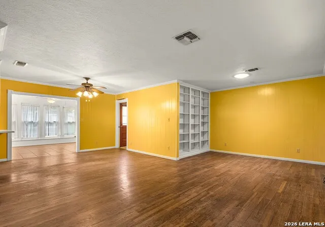 606 S Columbus Street Fredericksburg, TX 78624