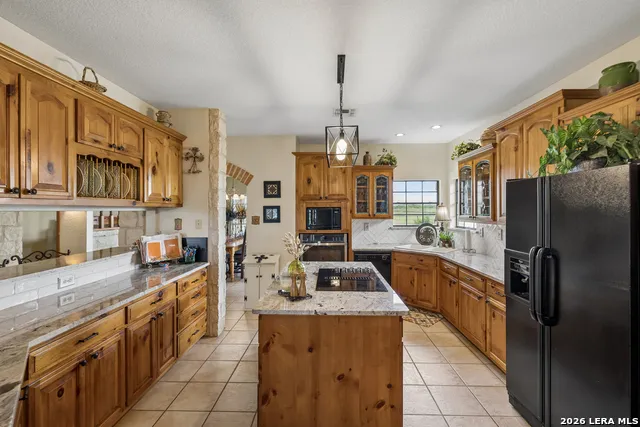 700 County Road 544 Hondo, TX 78861