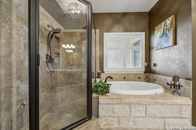 700 County Road 544 Hondo, TX 78861