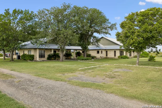700 County Road 544 Hondo, TX 78861