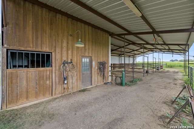 700 County Road 544 Hondo, TX 78861