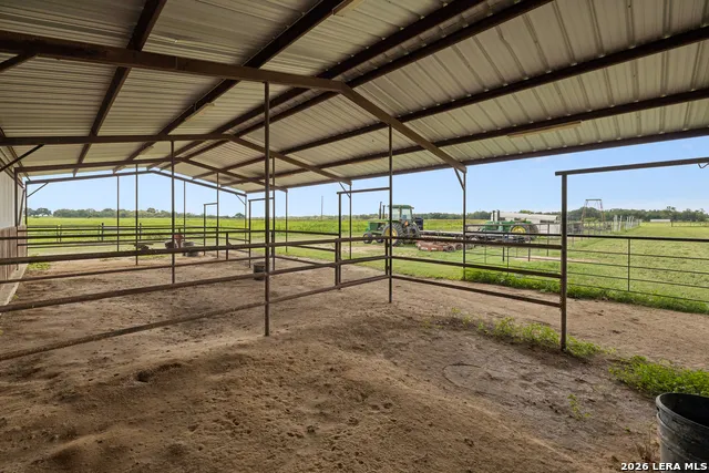 700 County Road 544 Hondo, TX 78861