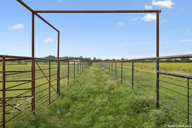 700 County Road 544 Hondo, TX 78861