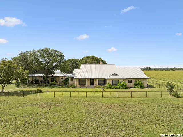 700 County Road 544 Hondo, TX 78861