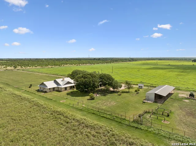 700 County Road 544 Hondo, TX 78861
