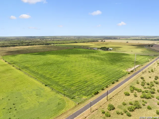 700 County Road 544 Hondo, TX 78861