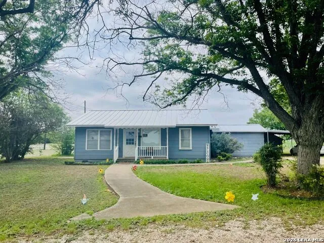 980 County Road 443 Hondo, TX 78861
