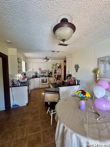 980 County Road 443 Hondo, TX 78861
