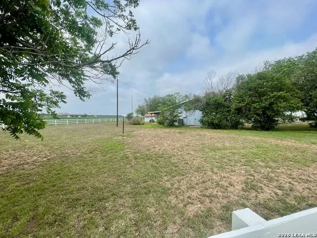980 County Road 443 Hondo, TX 78861