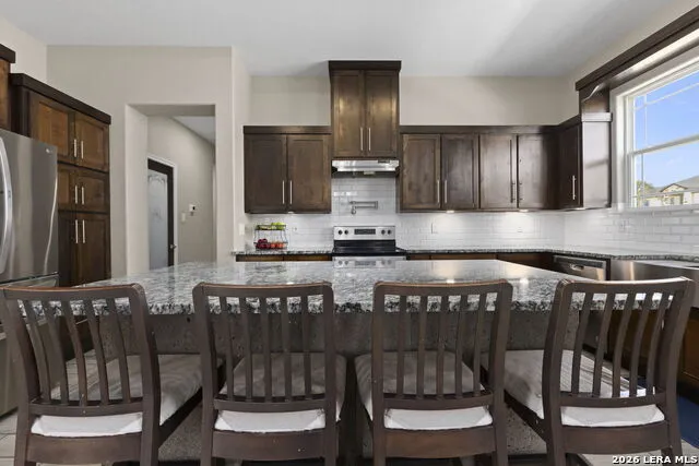 112 SUMMER MEADOW DR La Vernia, TX 78121
