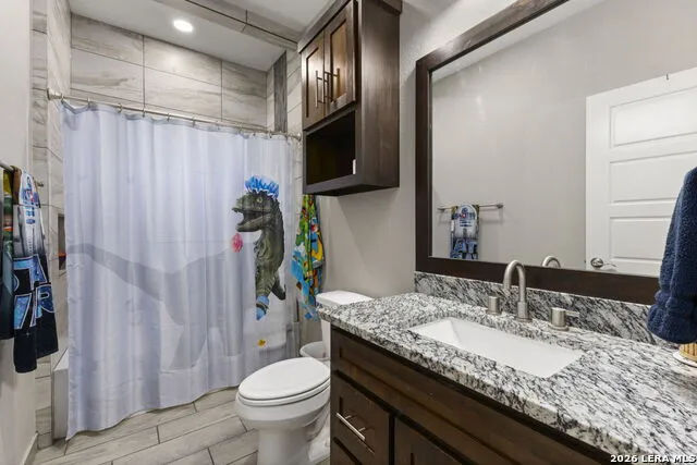 112 SUMMER MEADOW DR La Vernia, TX 78121