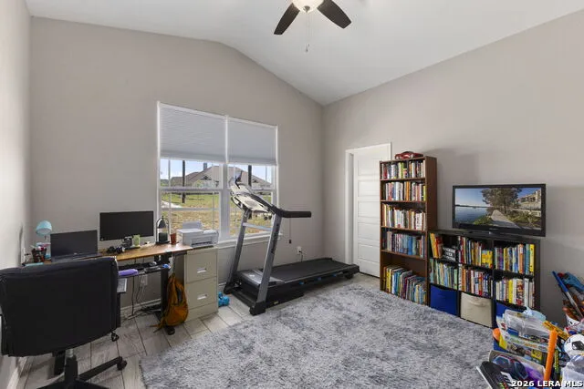 112 SUMMER MEADOW DR La Vernia, TX 78121