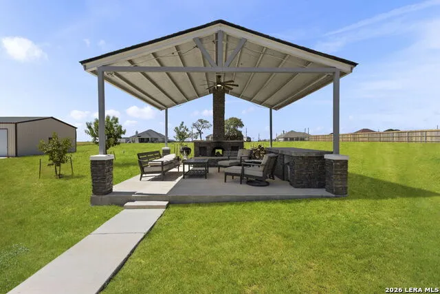 112 SUMMER MEADOW DR La Vernia, TX 78121